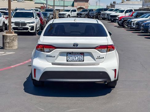 Used 2024 Toyota Corolla LE FWD image 3