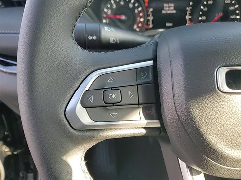 New 2026 Jeep Compass Latitude image 12