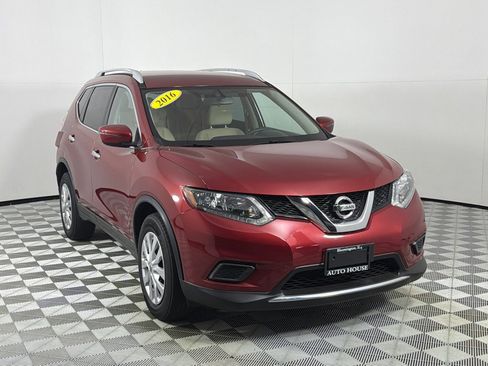 Used 2016 Nissan Rogue S w/ Appearance Package FWD image 3