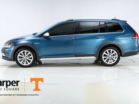 Used 2017 Volkswagen Golf Alltrack S AWD/4WD image 2