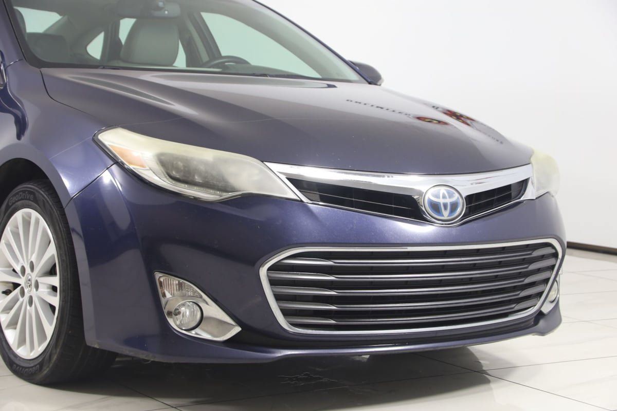 Used 2014 Toyota Avalon Limited w/ Technology Package FWD image 32