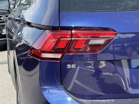 Certified 2022 Volkswagen Tiguan SE image 12