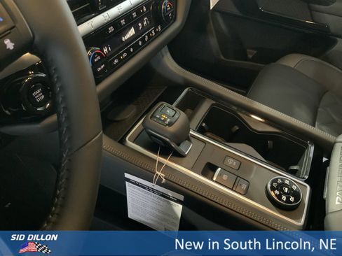 New 2026 Nissan Pathfinder Platinum image 8