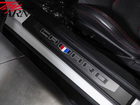 Used 2018 Chevrolet Camaro ZL1 RWD image 27