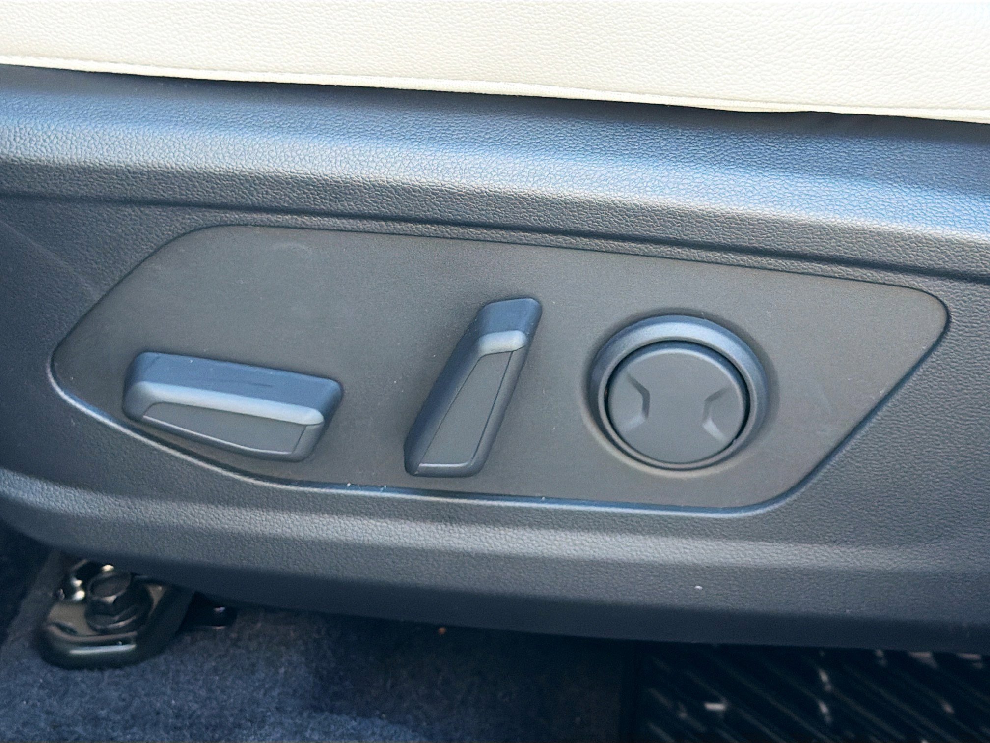 New 2026 Hyundai Tucson Limited FWD image 24