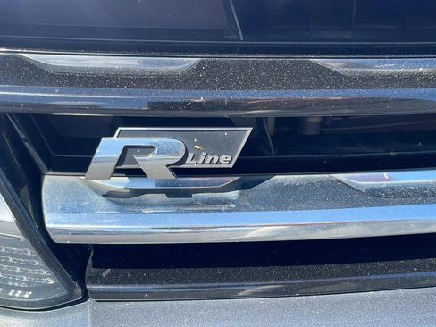 Used 2021 Volkswagen Tiguan SE R-Line image 30