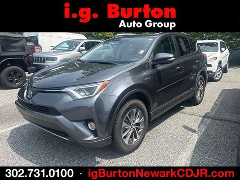 Used 2018 Toyota RAV4 XLE w/ Convenience Package AWD/4WD image 1