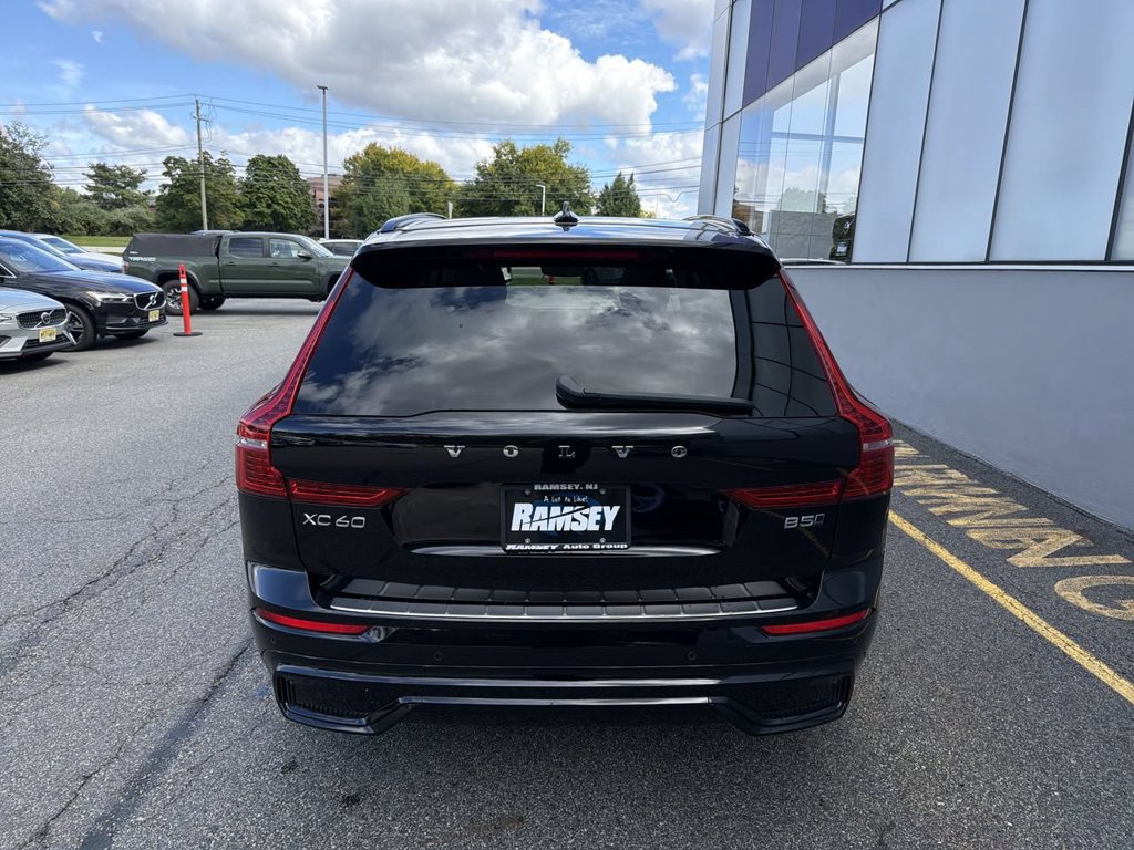 Certified 2024 Volvo XC60 B5 Plus w/ Protection Package Premier AWD/4WD image 7