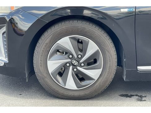Used 2017 Hyundai Ioniq SEL w/ Tech Package 02 FWD image 8