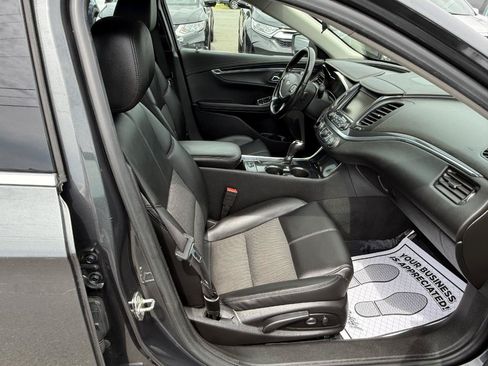 Used 2018 Chevrolet Impala LT FWD image 12