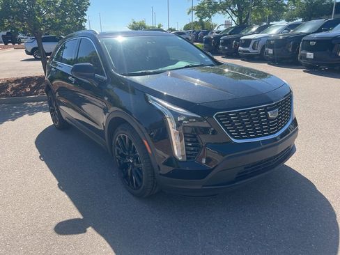 Used 2023 Cadillac XT4 Luxury w/ LPO, Onyx Lite Package AWD/4WD image 7