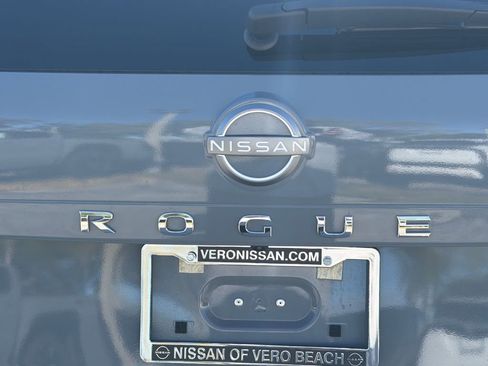 Used 2023 Nissan Rogue SL w/ SL Premium Package image 10