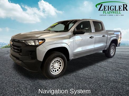 Used 2023 Chevrolet Colorado W/T RWD image 2
