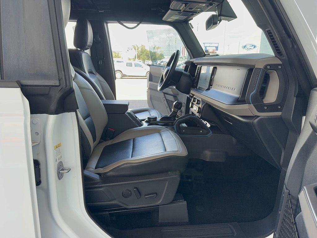 Used 2023 Ford Bronco Wildtrak AWD/4WD image 14