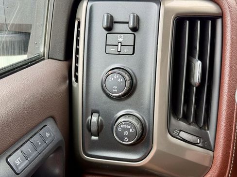 Used 2015 Chevrolet Silverado 2500 High Country w/ Duramax Plus Package AWD/4WD image 27