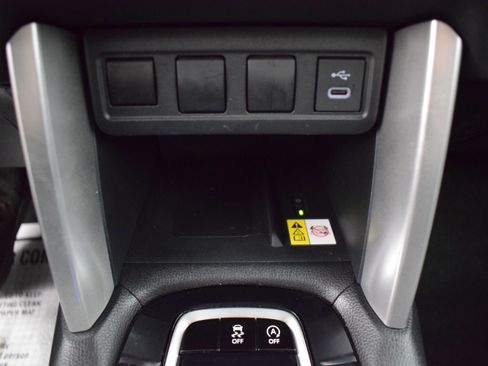Used 2023 Toyota Corolla Cross LE AWD/4WD image 15