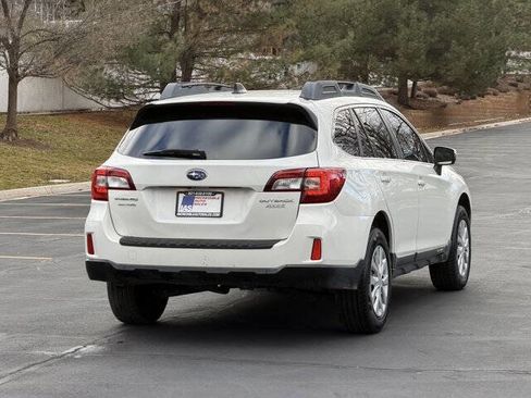 Used 2017 Subaru Outback 2.5i Premium image 4
