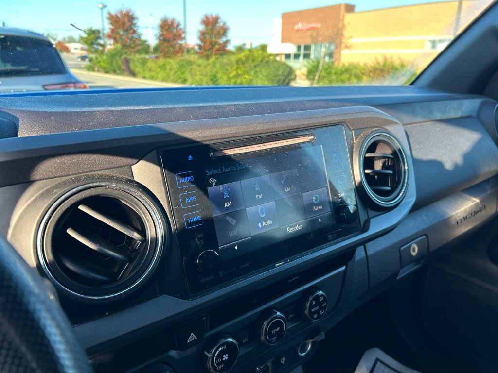 Used 2018 Toyota Tacoma TRD Off-Road AWD/4WD image 8