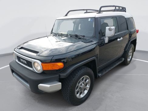 Used 2012 Toyota FJ Cruiser SR image 1