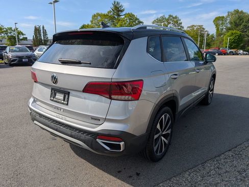 Used 2023 Volkswagen Taos SE AWD/4WD image 6