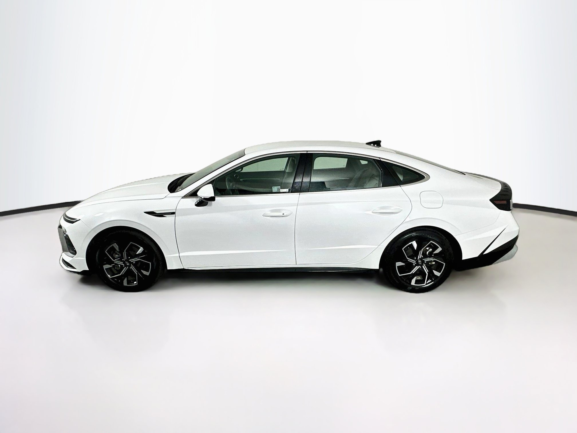 Used 2025 Hyundai Sonata SEL FWD image 4
