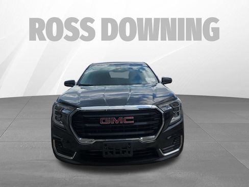 Used 2024 GMC Terrain SLE FWD image 2