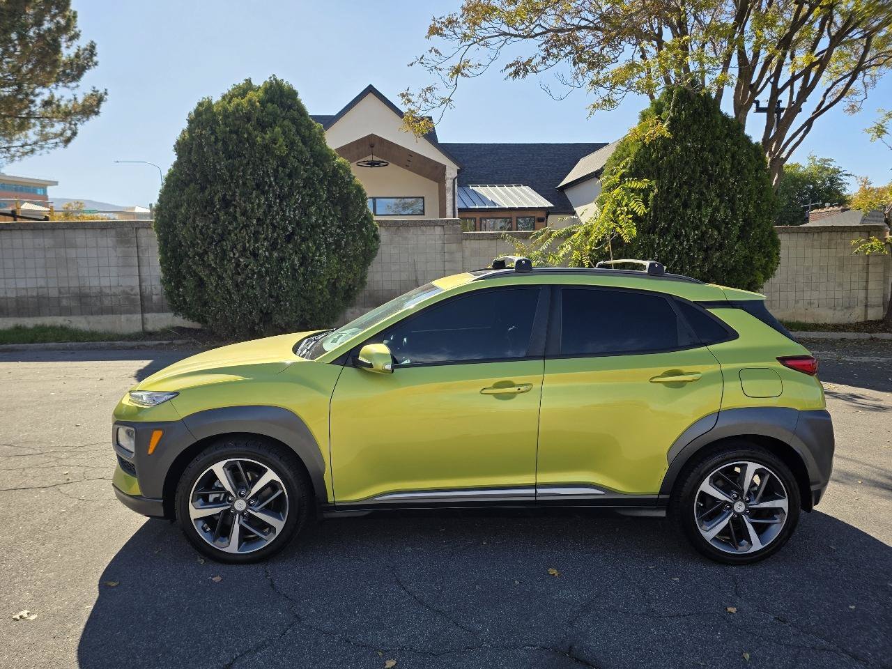Used 2020 Hyundai Kona Limited w/ Cargo Package FWD image 3