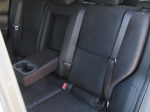 Used 2019 Nissan Rogue Sport S image 15