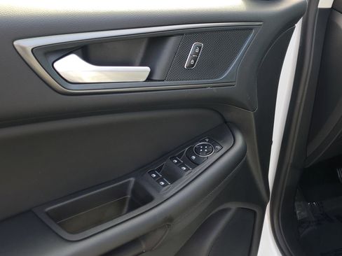 Used 2024 Ford Edge SE image 17