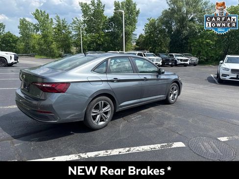 Used 2024 Volkswagen Jetta SE FWD image 3