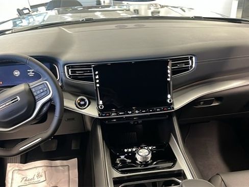 New 2026 Jeep Grand Wagoneer 4WD image 36