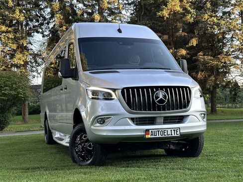 Used 2023 Mercedes-Benz Sprinter 3500 w/ Parking Package image 30