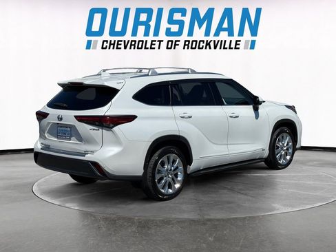 Used 2023 Toyota Highlander Limited image 6