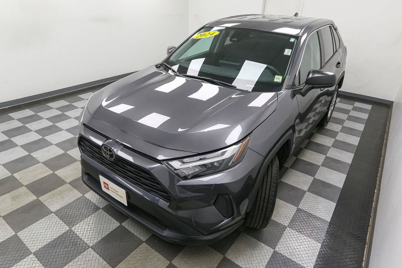 Certified 2024 Toyota RAV4 LE AWD/4WD image 7