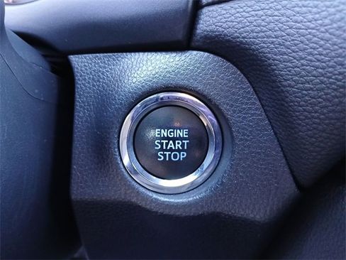 Used 2021 Toyota RAV4 XLE image 29