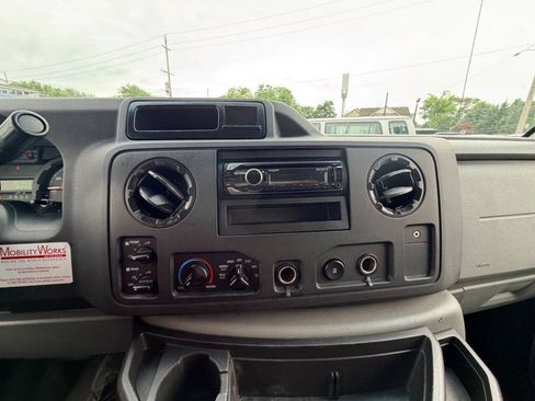 Used 2014 Ford E-350 and Econoline 350 Extended Super Duty w/ Power Group RWD image 73