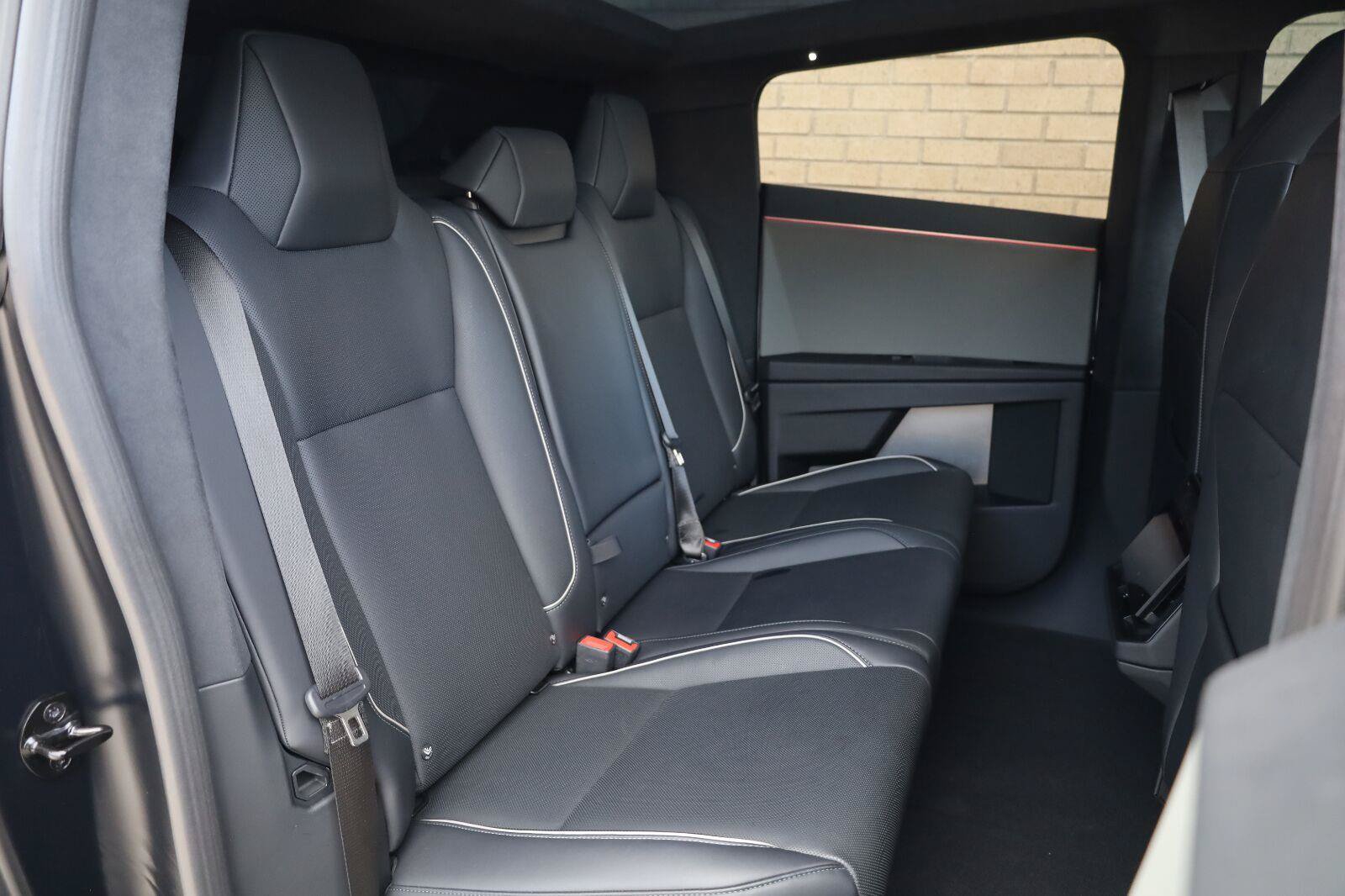 Used 2025 Tesla Cybertruck Cyberbeast AWD/4WD image 25