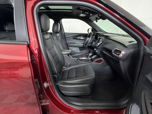 Used 2023 Chevrolet TrailBlazer RS w/ Sun and Liftgate Package FWD image 5