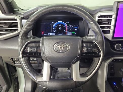 Used 2025 Toyota Sequoia Platinum AWD/4WD image 28