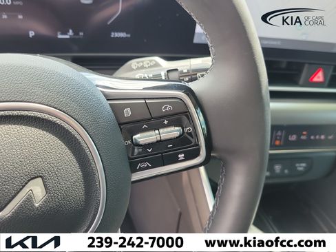 Certified 2025 Kia Carnival SX Prestige FWD image 27