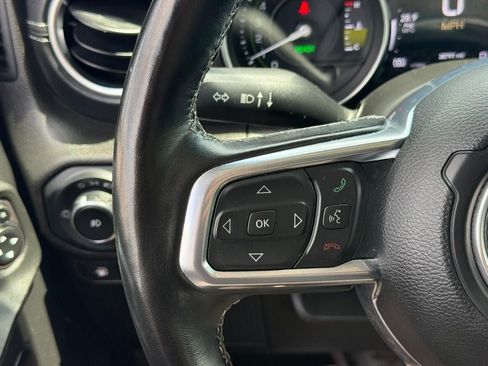 Used 2022 Jeep Wrangler Unlimited Sahara w/ Cold Weather Group AWD/4WD image 18
