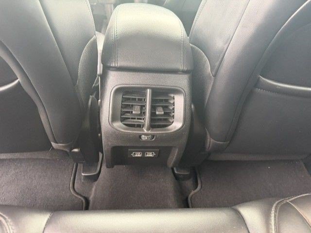 Used 2021 Jeep Cherokee Latitude Plus AWD/4WD image 25