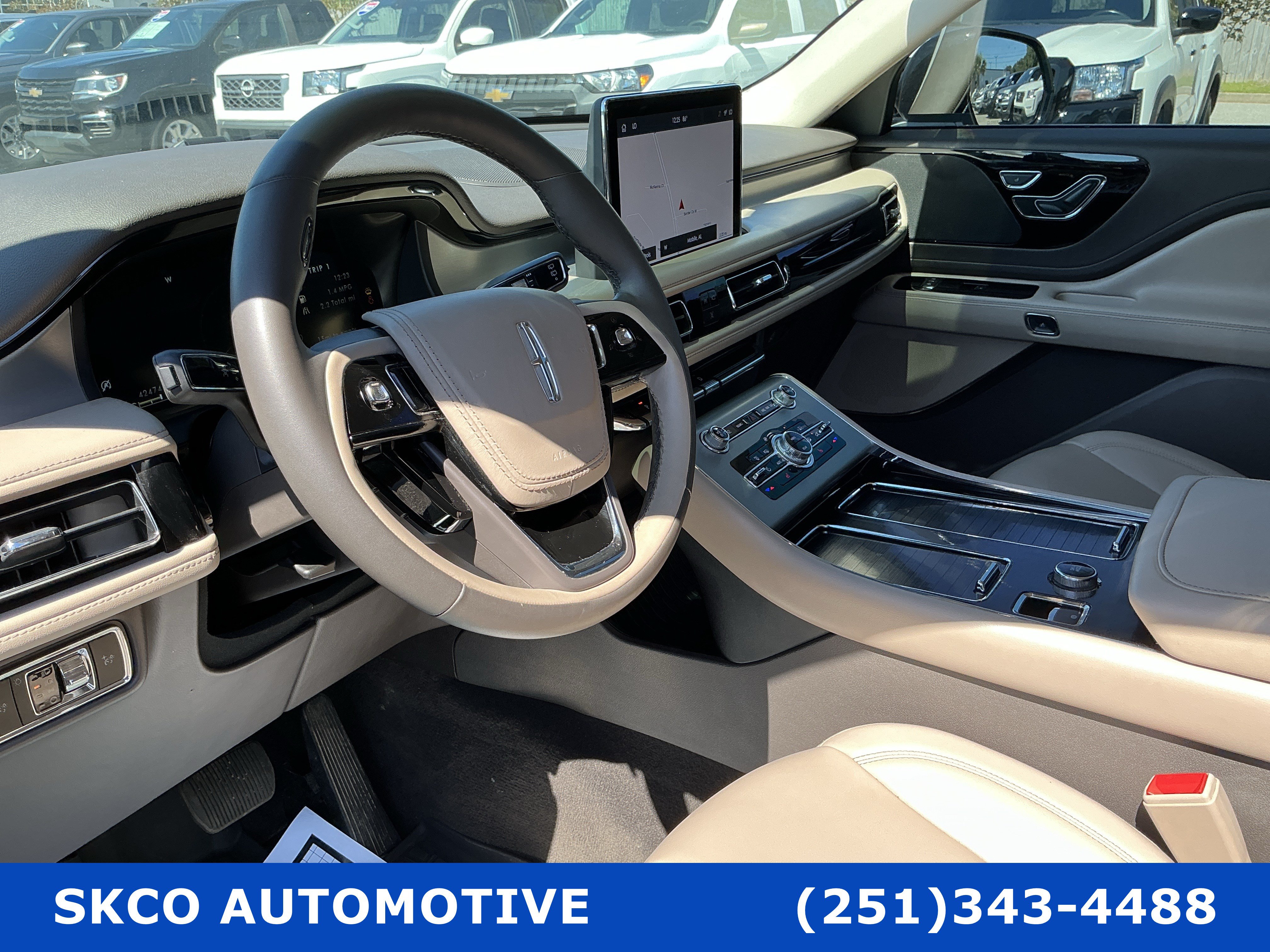 Used 2023 Lincoln Aviator 2WD w/ Premium Package image 20