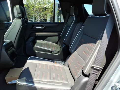 New 2026 GMC Yukon AT4 Ultimate AWD/4WD image 11