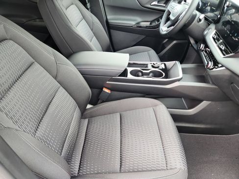 New 2027 Chevrolet Equinox LT w/ Midnight Edition FWD image 13