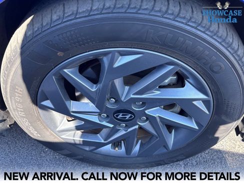 Used 2024 Hyundai Elantra SEL FWD image 7