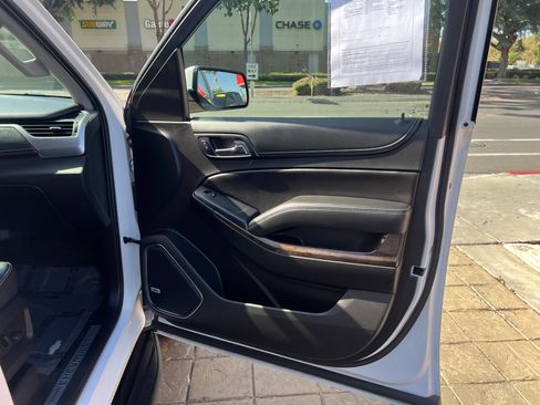 Used 2018 Chevrolet Tahoe LT w/ Luxury Package image 36