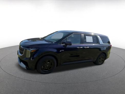 Used 2026 Kia Carnival FWD image 8