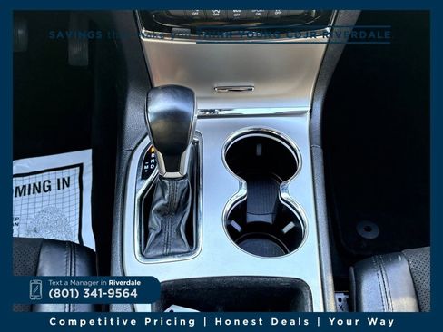 Used 2022 Jeep Grand Cherokee Laredo X image 17