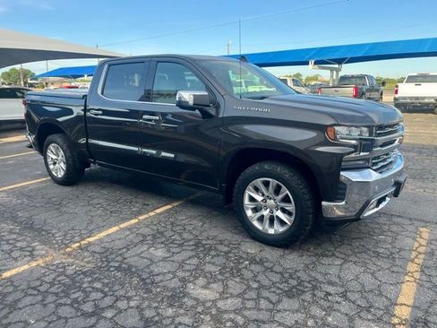 Used 2021 Chevrolet Silverado 1500 LTZ AWD/4WD image 3